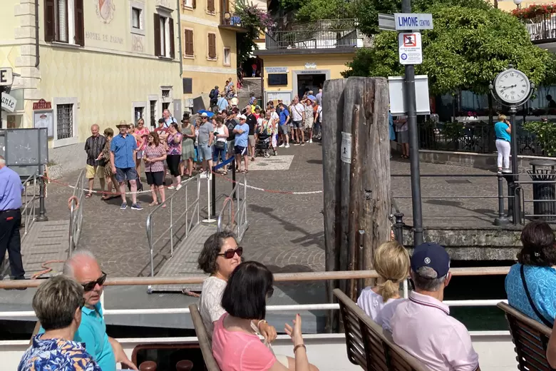 Limone sul Garda: Fahrpläne, Tarife und Routen